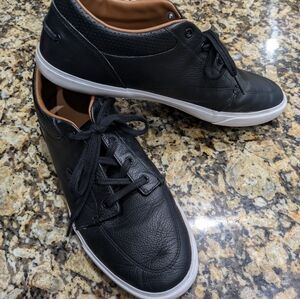 Lacrosse size 11 red in wonderful condition in black